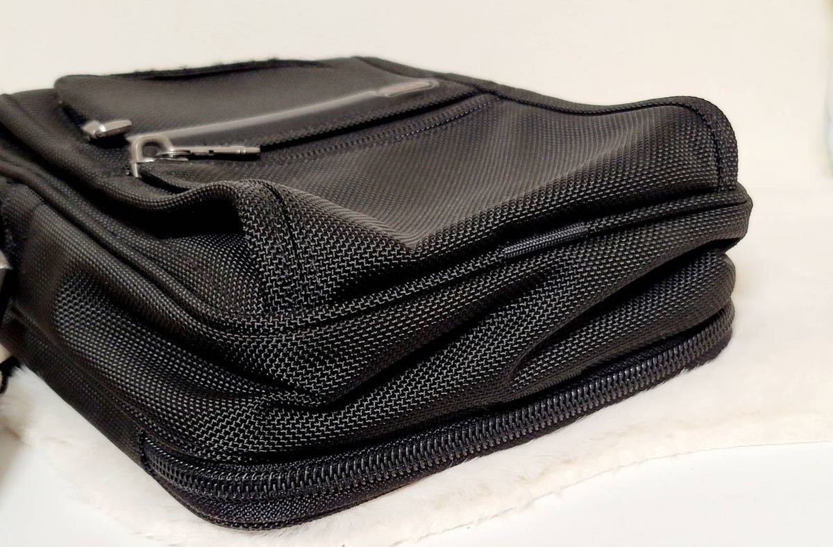 TUMI トゥミ バリスティックナイロン ショルダーバッグ 斜め掛け