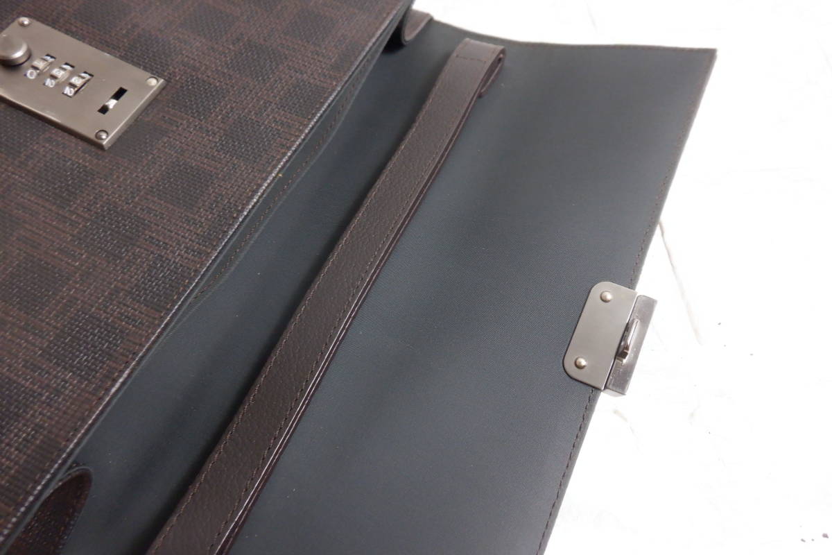 ダンヒル ビジネスバッグ dunhill メンズ | 美品 dunhill(ダンヒル) ⁄ バッグ ビジネスバッグ⁄ブリーフケース⁄ロゴ 本革 レザー - ダンヒル（ビジネスバッグ・ブリーフケース｜メンズバッグ ビジネスバッグ・アタッシュケース(メンズ 公式通販