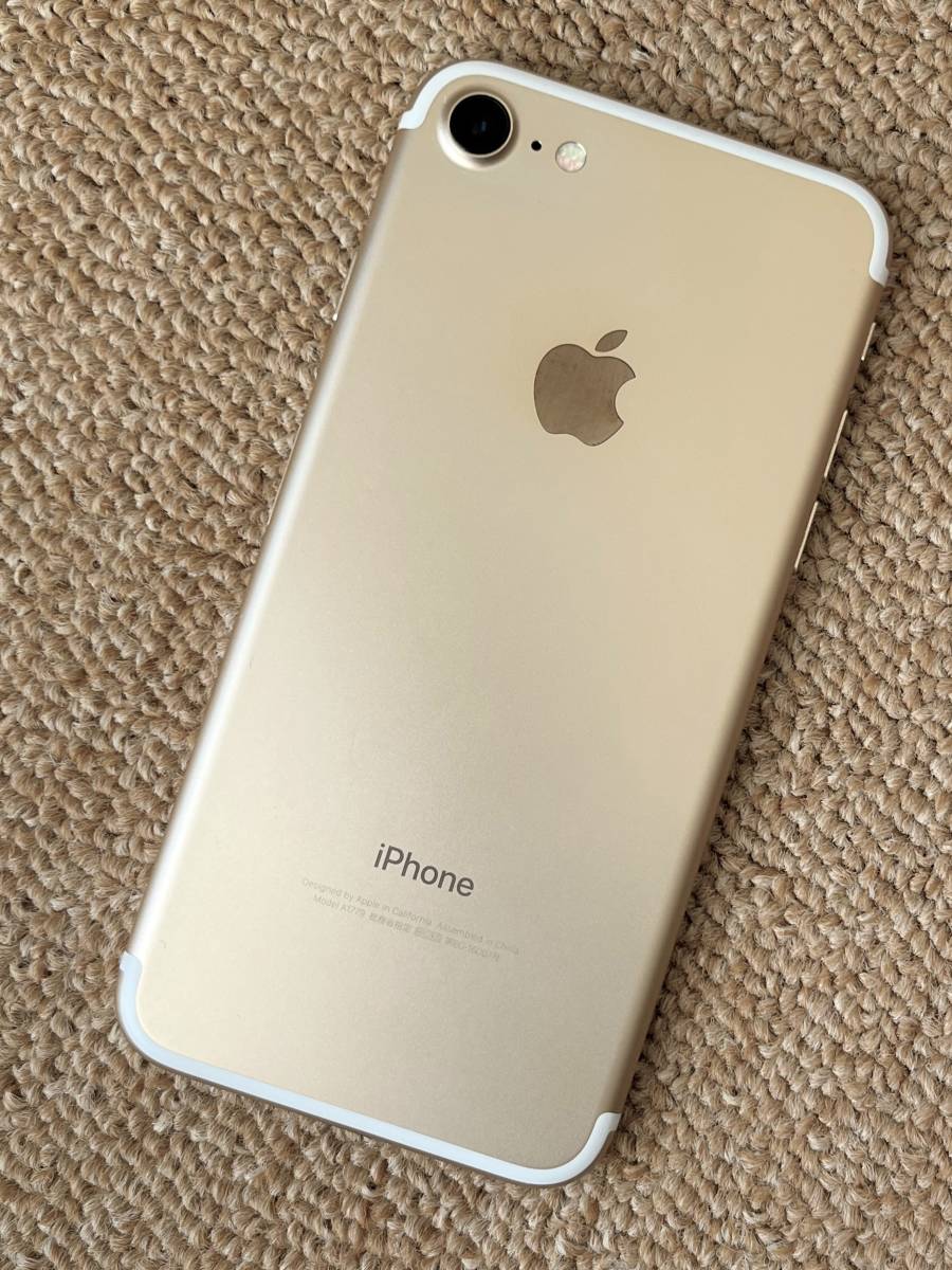 iPhone 7 32GB ゴールド SIMフリー T-465 Apple iPhone 7 (Jet Black