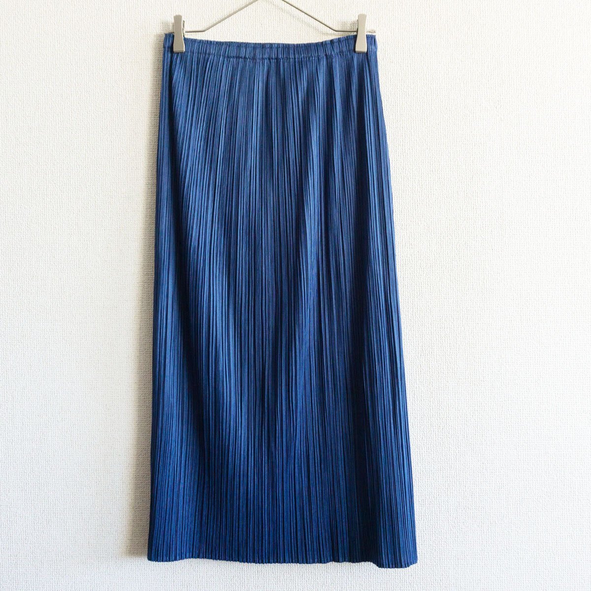 新品，大人気 PLEATS PLEASE プリーツ ロング スカート ブルー プリーツプリーズ 2211183(スカート)｜売買されたオークション情報、yahooの商品情報をアーカイブ公開 - オークファン 女性用