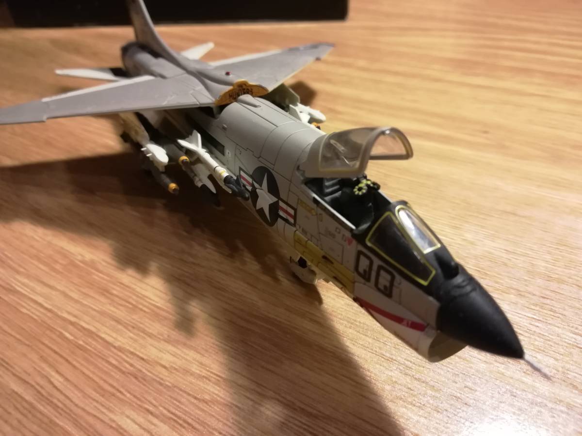 Crusader F-8E Wings Century Diecast Model - 1:72 VMF(AW)-235 USMC F-8