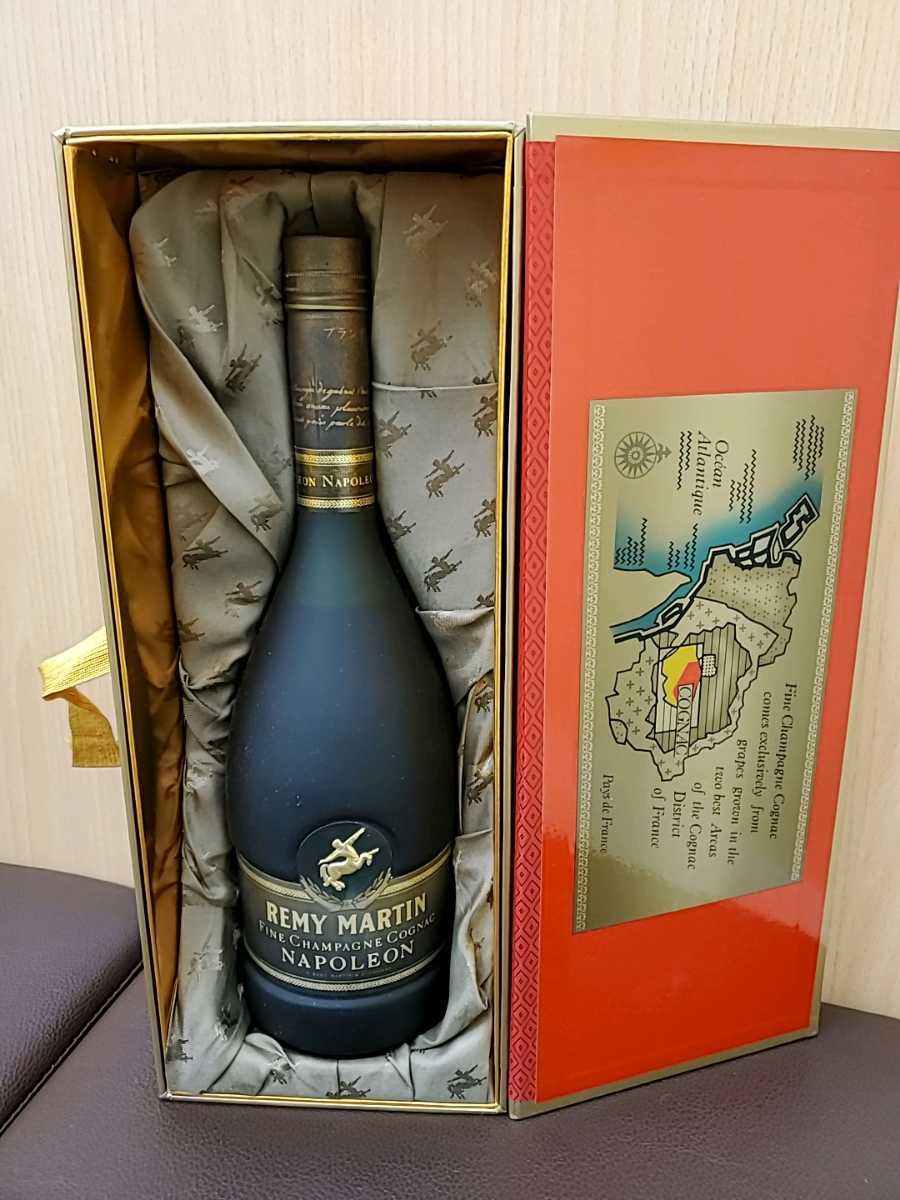 【1256】レミーマルタン　ナポレオン　REMY MARTIN NAPOLEON 700ml　洋酒　古酒 レミーマルタン ナポレオン MARTIN 食品・飲料・酒 レミーマルタン特級古酒 ファイン