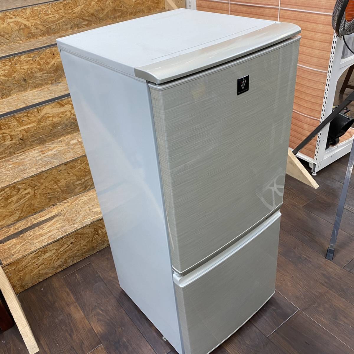 送料無料g09184 SHARP 2ドア 冷凍 冷蔵庫 137L SJ-PD14T-N プラズマクラスター搭載