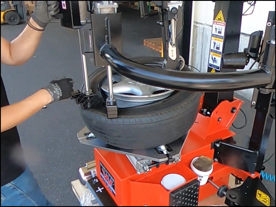 ■1円新品 1年保証 ワールドワイド製 レバーレスオートタイヤチェンジャーダブルアーム付 イタリア製パーツ28インチ対応 CTMAX ■_8