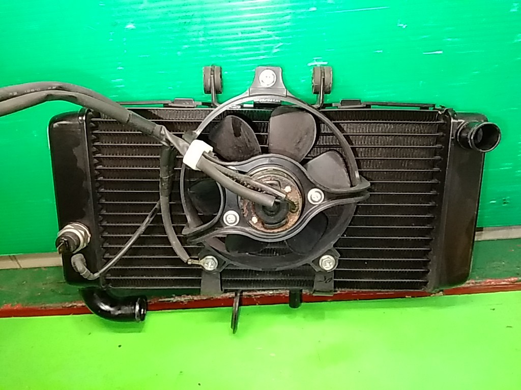 低価，最新作 CB400SF SPECⅢ NC39 純正ラジエター ラジエーター 電動ファン付き(ラジエーター)｜売買されたオークション情報、yahooの商品情報をアーカイブ公開 - オークファン ホンダ用