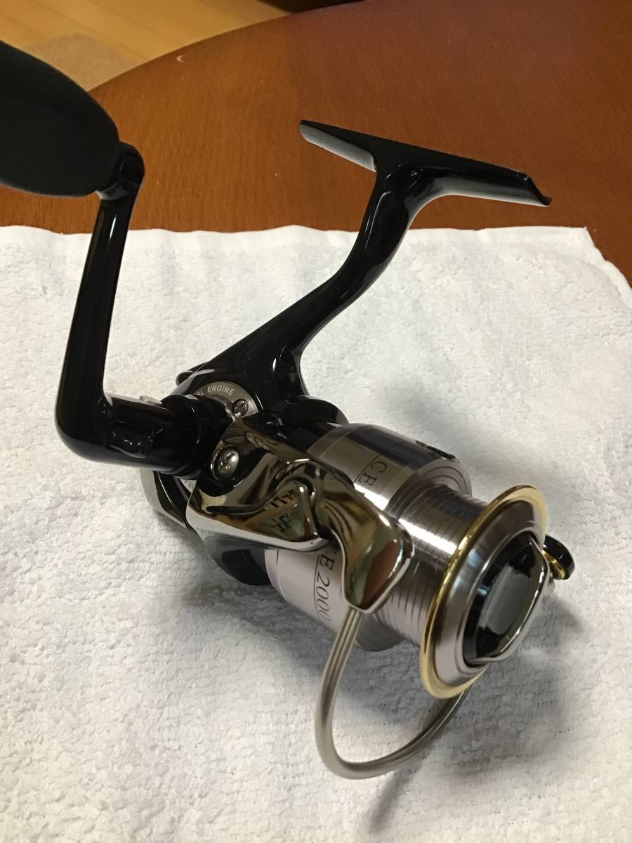 初代 ダイワ 04 セルテート CERTATE 2000 スピニングリール セルテート 04 0 ダイワ CERTATE 初代 スピニングリール Angling
