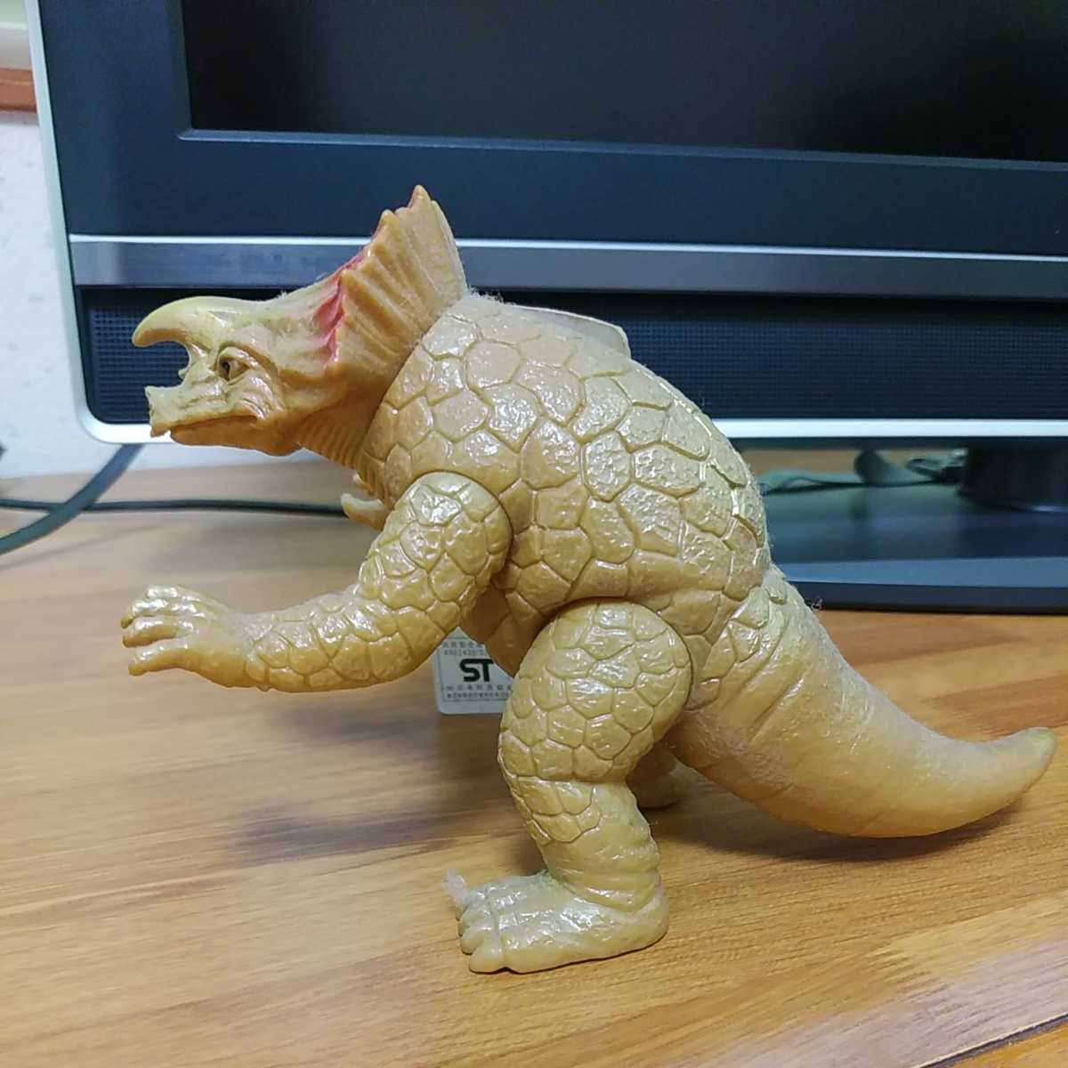 バンダイ製ソフビ人形 ウルトラ怪獣シリーズ アギラ 1991年製タグ付き