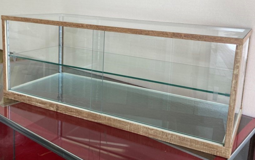 特価　チーク柄 アンティーク調ガラスケース ショーケース 都内23区送料1，000円 幅75cm高さ28.5cm コレクションケースにも