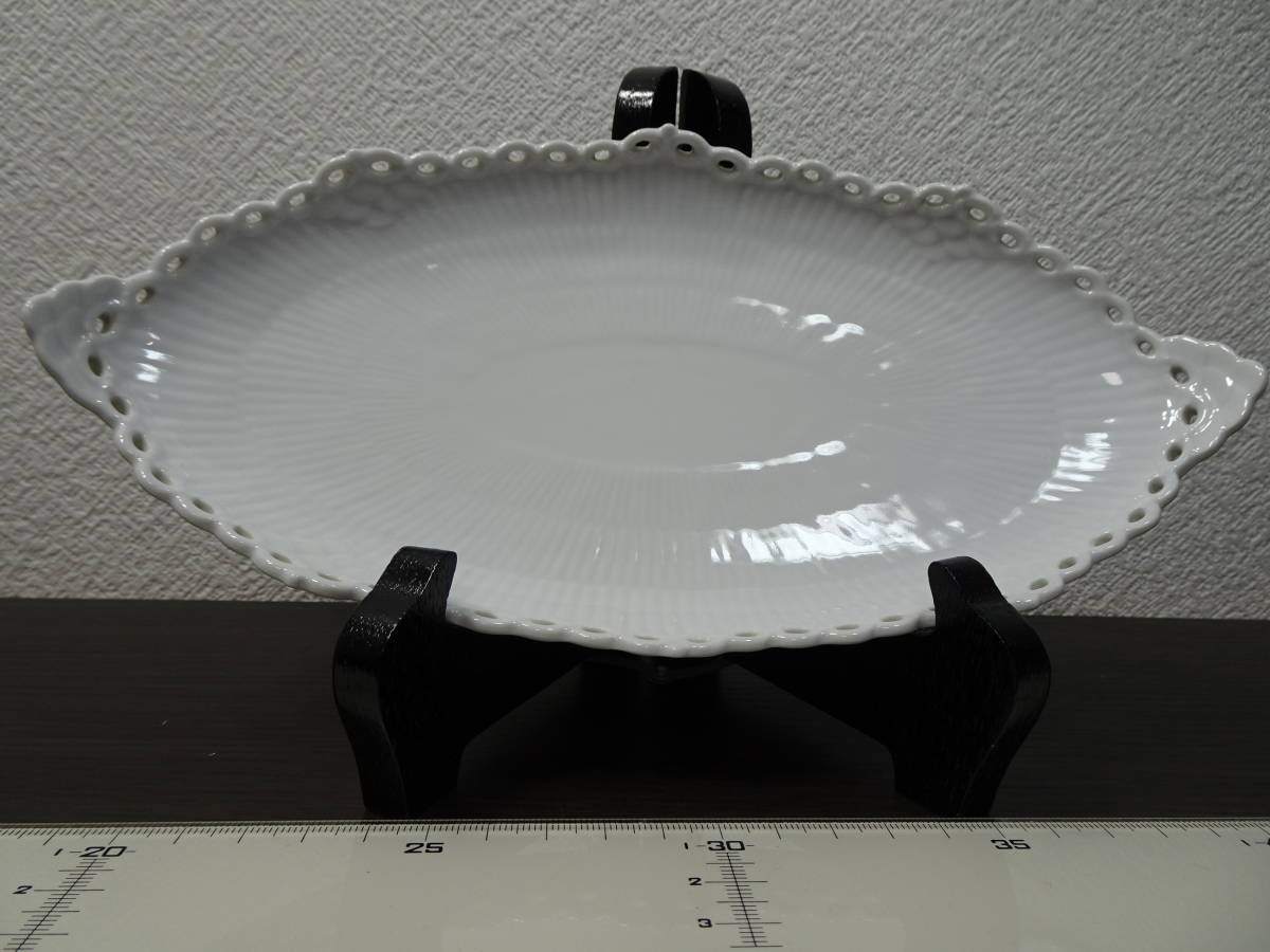  洋食器や コペンハーゲン超一級品 フルレース穴入 ホワイトフルーテッドピックルディッシュプレート 品 箱無(ロイヤルコペンハーゲン)｜売買されたオークション情報、yahooの商品情報をア ロイヤルコペンハーゲン