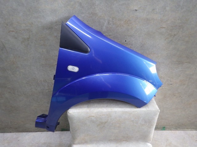 【KBT】 ABA-NK4M ルノー トゥインゴ 右・フェンダーパネル 7701478882　※品番は参考程度に 左ハンドル仕様車