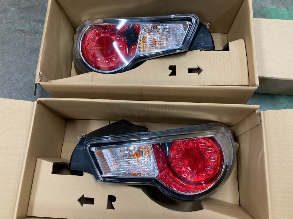 ZN6 86 BRZ ZC6 前期 前期型 トヨタ 純正 テール テールレンズ