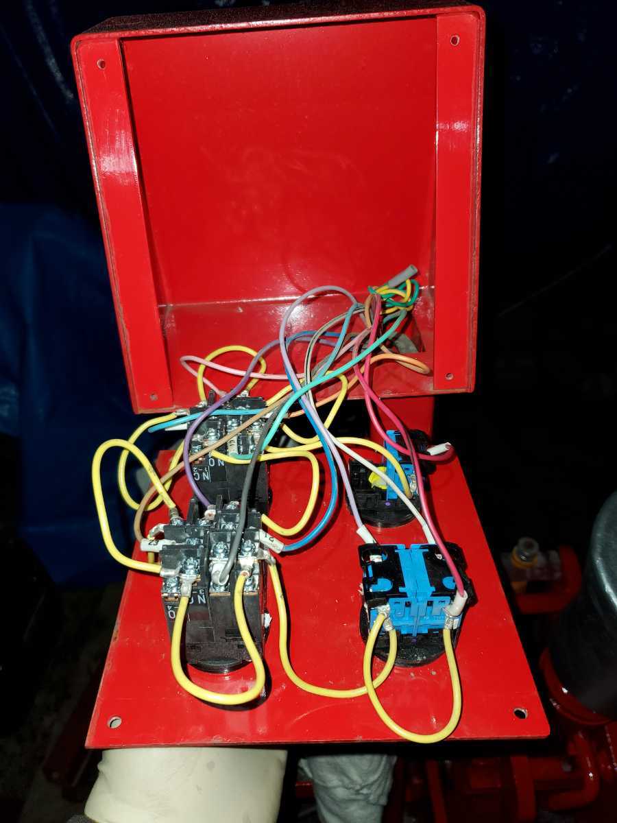 大型タイヤチェンジャー　小野谷機工　東洋精機　エイワ　タイヤチェンジャー　200V　エアージャッキ　ブリジストン　ヨコハマ　アルコア_5