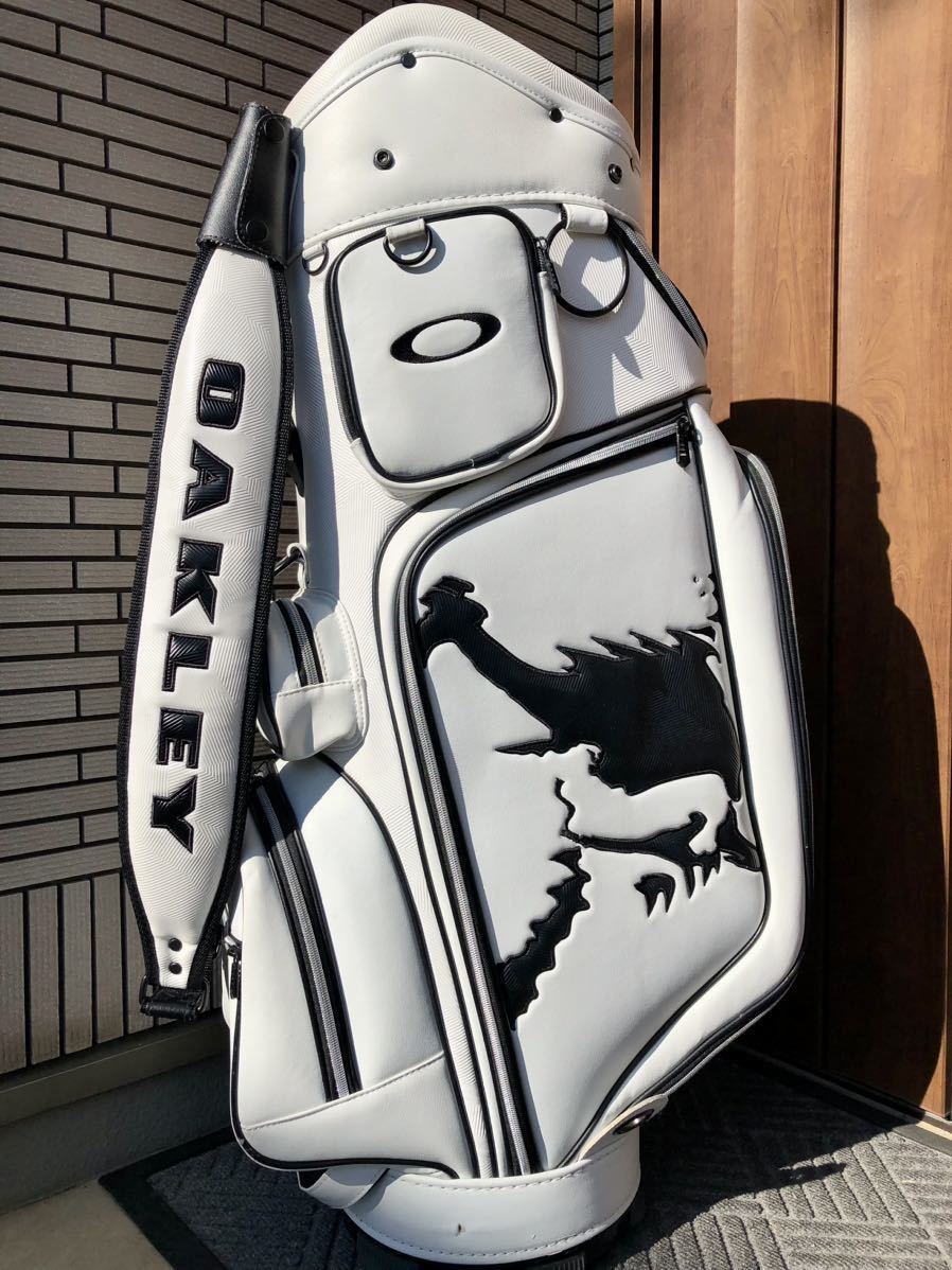 人気モデルを送料無料！【即決】オークリー スカル キャディバッグ 47インチ対応 _1
