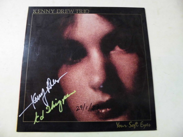 新作登場，HOT レア ジャズ 直筆サイン入り LP 83年 6 ケニー ドリュー ユア ソフト アイズ DIW-1030 KENNY DREW TRIO 直輸入盤(ジャズ一般)｜売買されたオークション情報、yahooの商品情報をアーカイブ公開 - オーク ジャズ一般