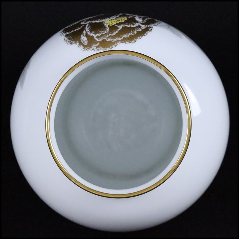 奇】大倉陶園 OKURA / 白磁 金飴 金彩 牡丹図 花瓶 フラワーベース