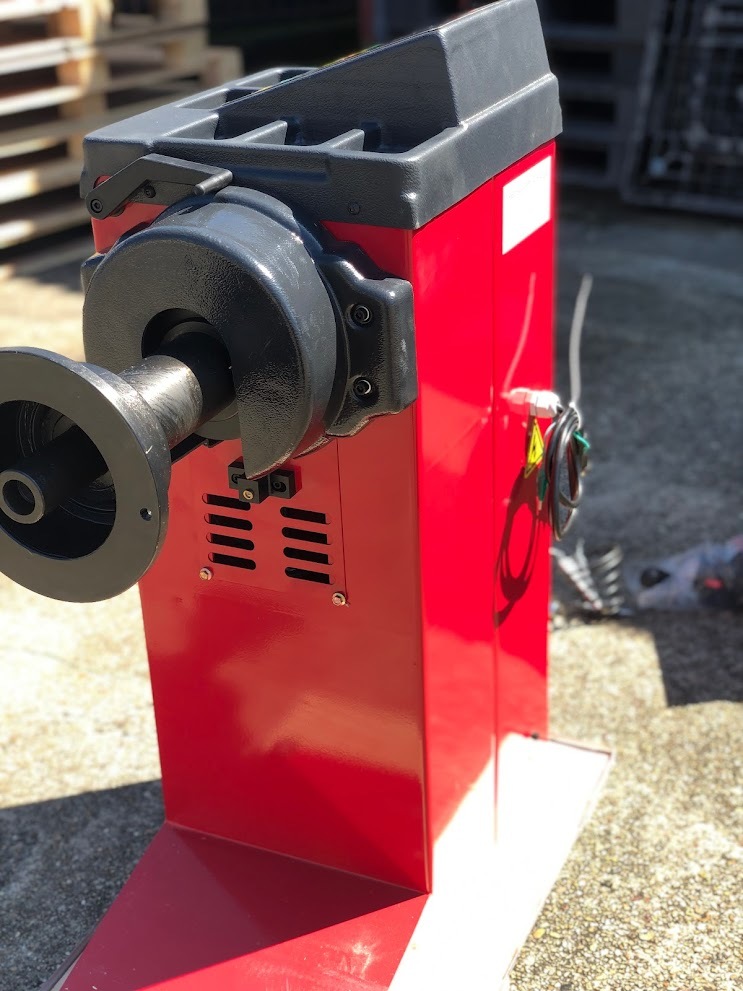 最落無↑新品　オートマチックホイールバランサー最大30インチ ウエイト位置自動照準　安心の６か月保証付き　_7