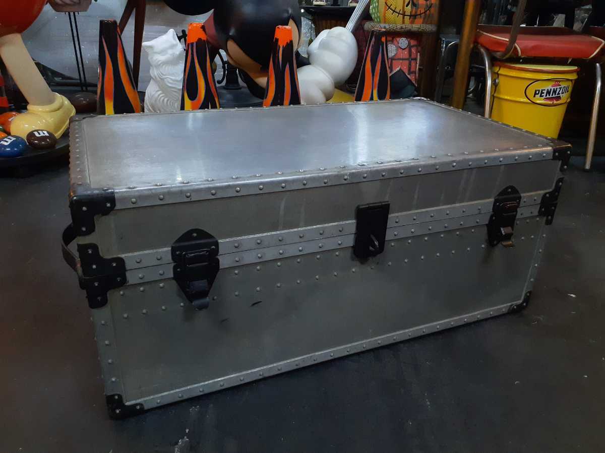 アメリカン雑貨ガレージシャビーインダストリアルスタイルビンテージメタルトランクローテーブルトラベルバッグ