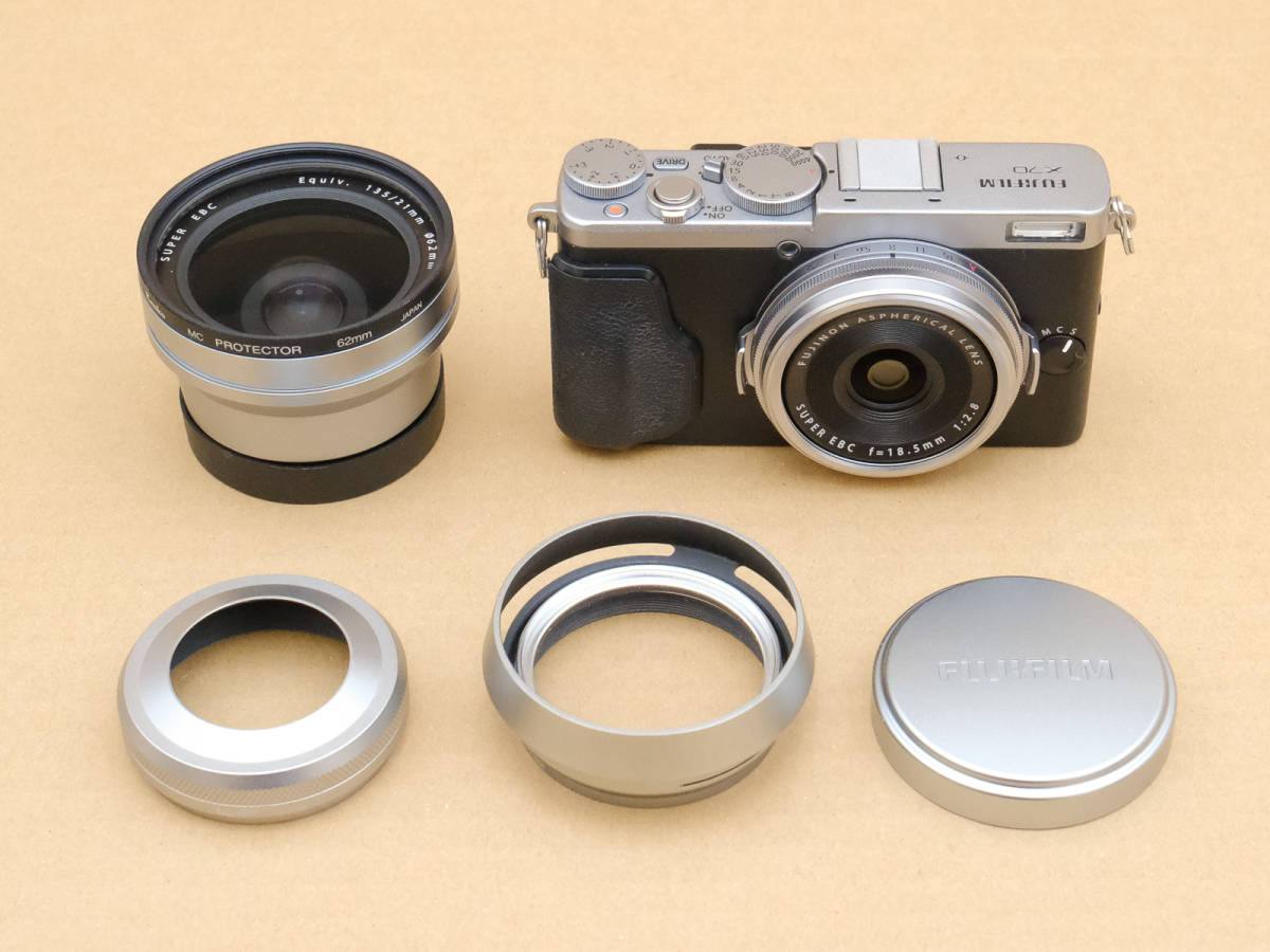 富士フイルム X70 美品（おまけ多数） デジタルカメラ カメラ、光学
