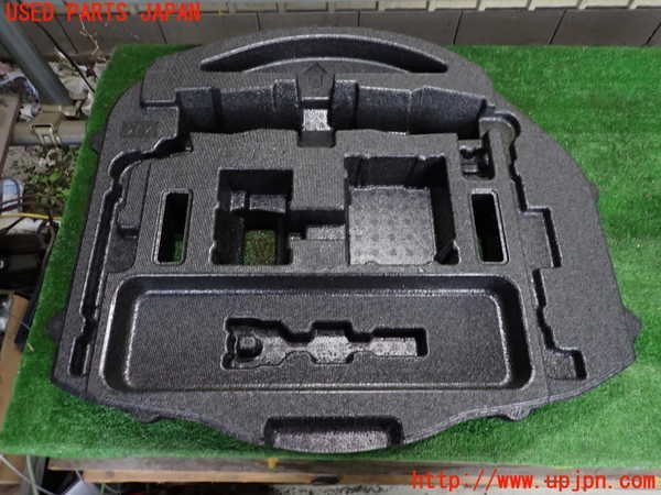 2UPJ-88157771]カローラ ツーリング ハイブリッド(ZWE211W)ラゲッジ