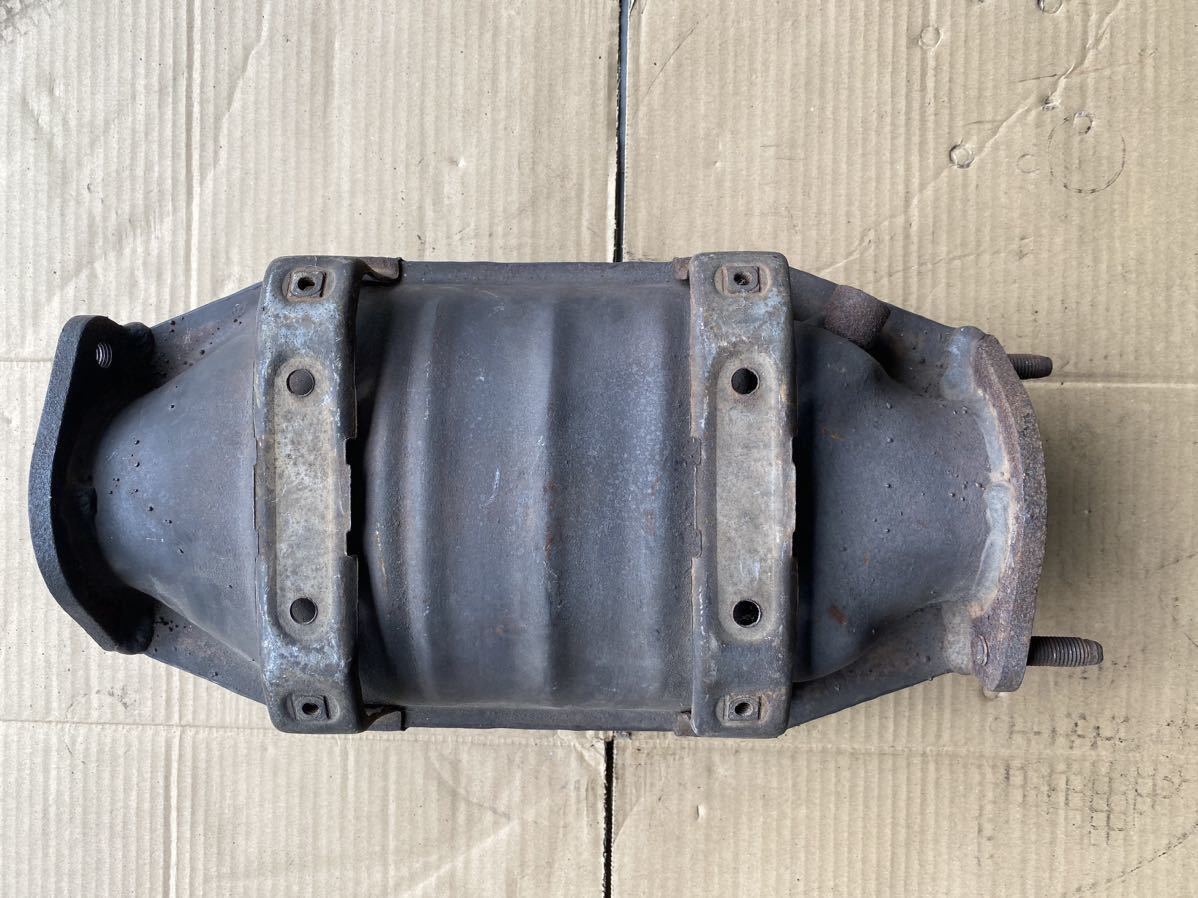 日産シルビアＳ１５、Ｓ１４純正触媒。車検対応！ 日産シルビアS15、S14純正触媒。車検対応！ 日産用 純正触媒 s13