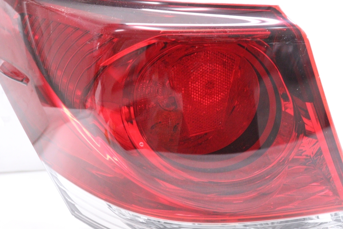 トヨタクラウンGRS211赤 テールランプ 左 クラウン 210系 テール4点