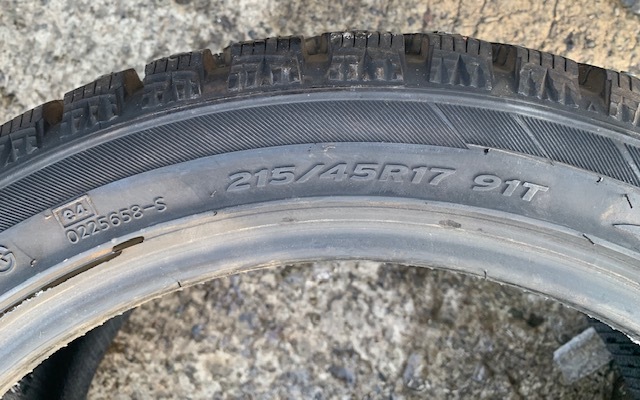 スパイクタイヤ 215/45R17(カップピン）バリ溝 2本(中古)｜売買された 