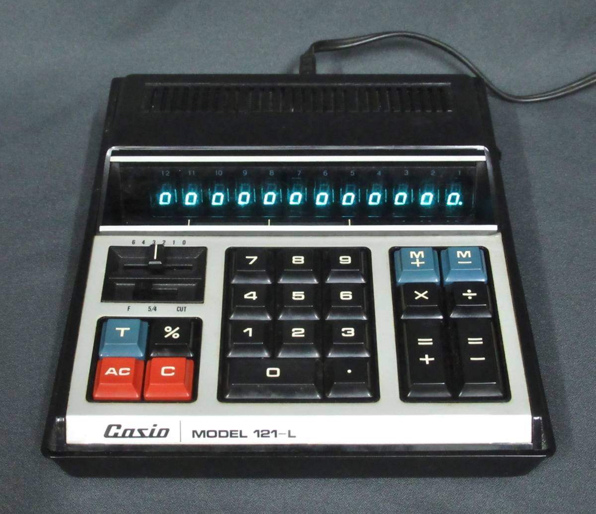 動作品『 Casio 121-L 』＊カシオ121-L 青色蛍光表示管電卓. 卓上 
