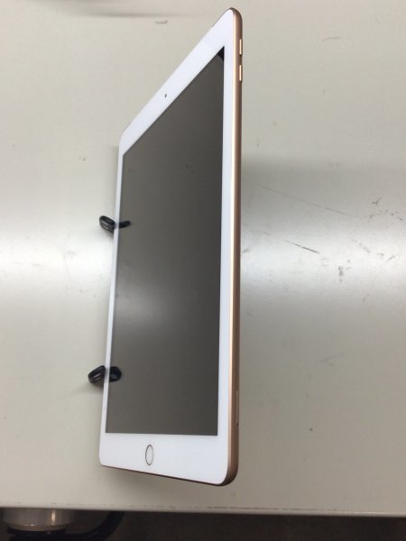 iPad第6世代 ゴールド 32GB Wi-Fi + Cellular A1954 No5 Apple iPad (第6