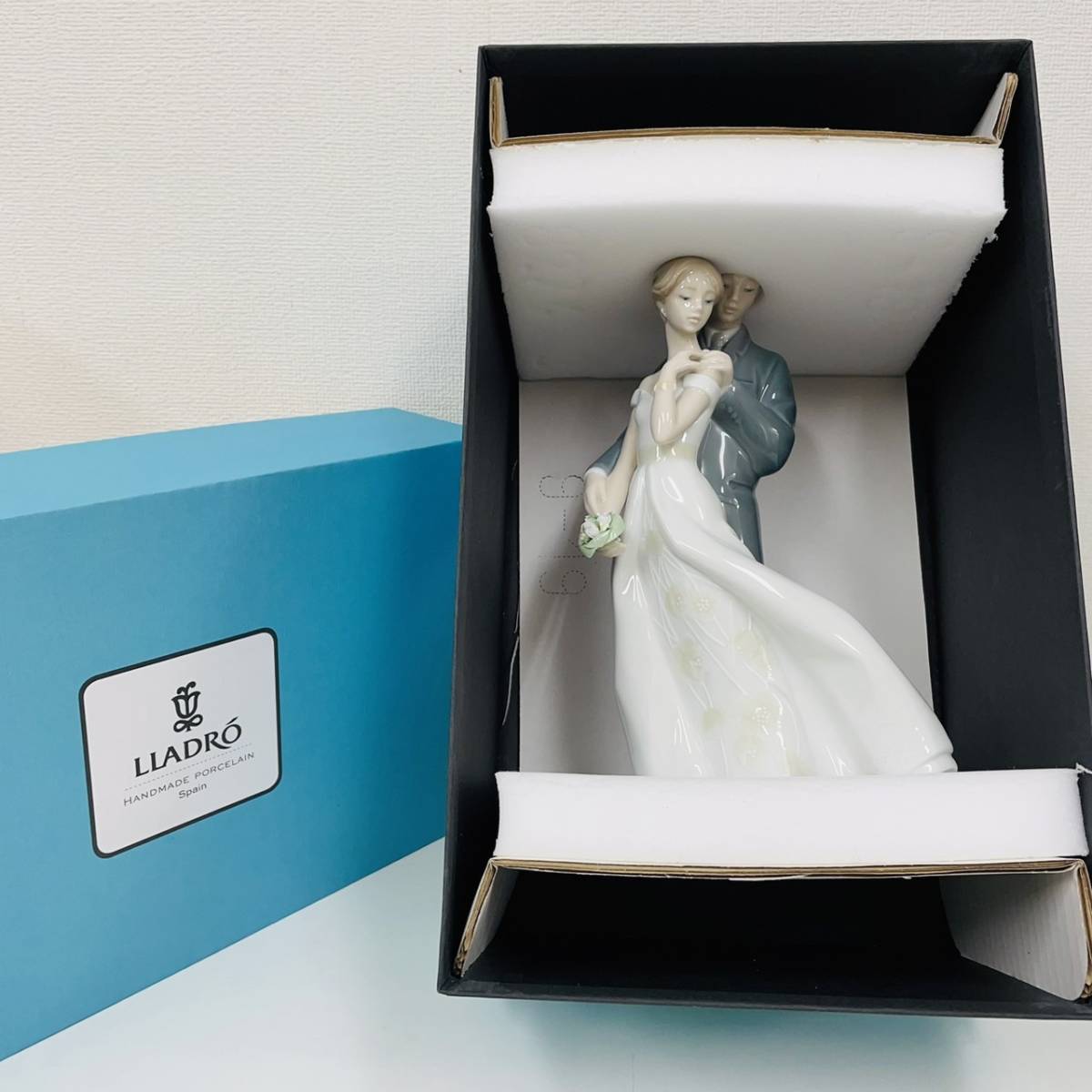 リヤドロ/lladro 幸せを届けに 幸せのはじまり | リヤドロ公式 