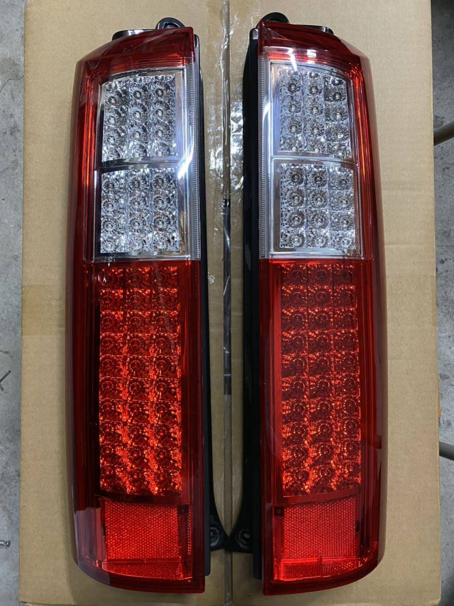 中古 スズキ エブリィワゴン DA64W 社外LEDテールランプ 左右セット