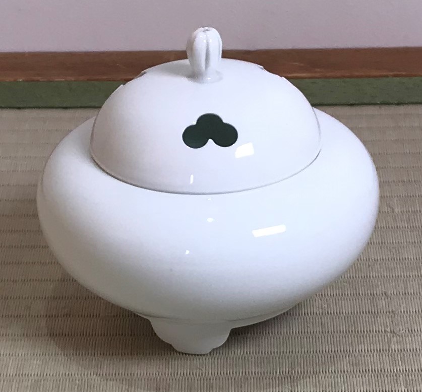 茶道具市場】 白磁香炉 人間国宝：井上萬二 作 【公式通販】