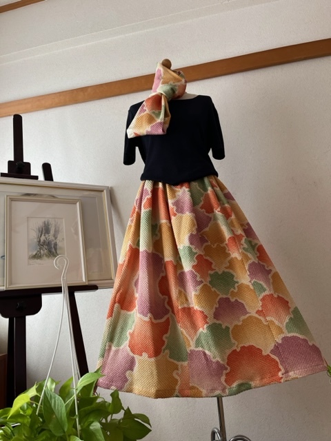 4293/総絞り/美品～総絞り羽織からスカート/裏付き/着物リメイク/ロングスヌードはおまけ～