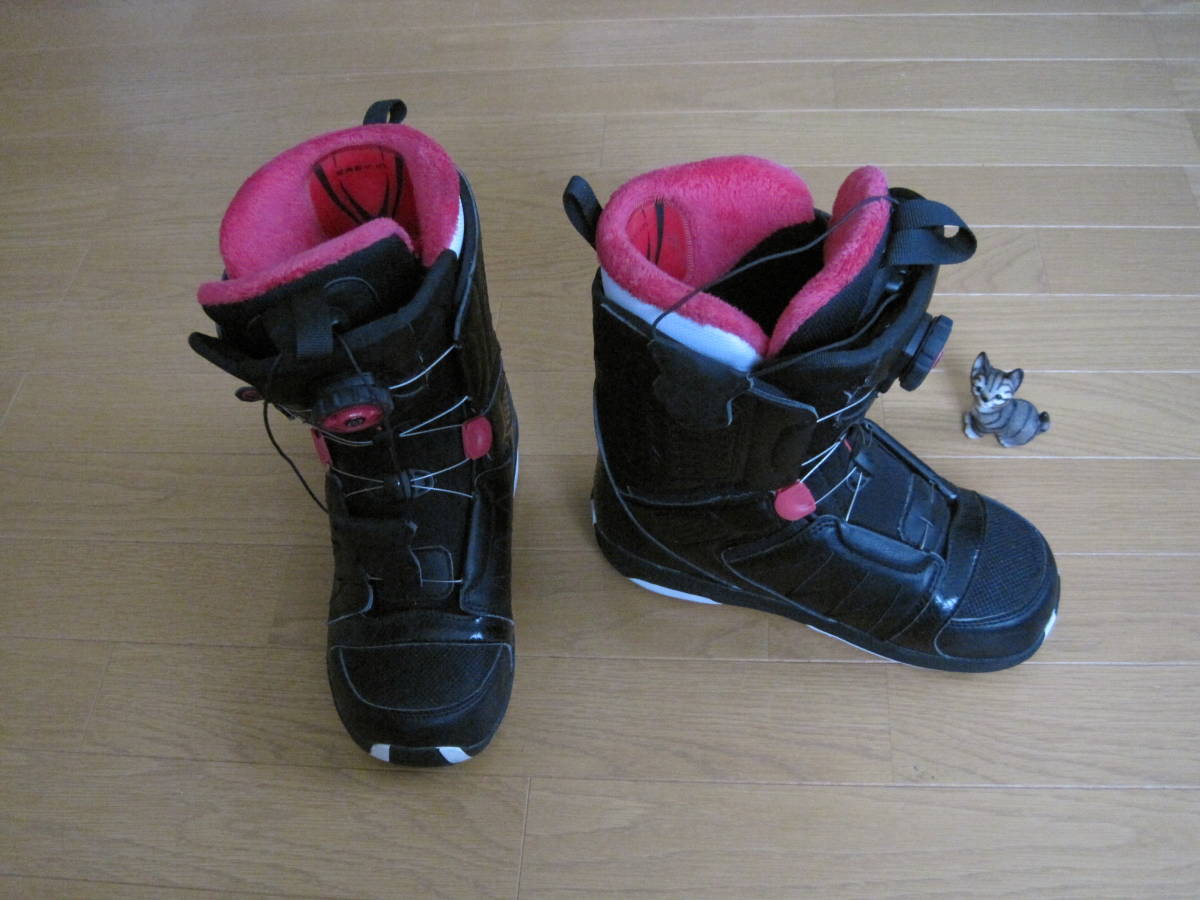 ★SALOMON/サロモン・スノーボードブーツ/人気のジョグダイヤルBOAシステム/サイズ23.5cm・履き口ボア素材/程度良好です♪★