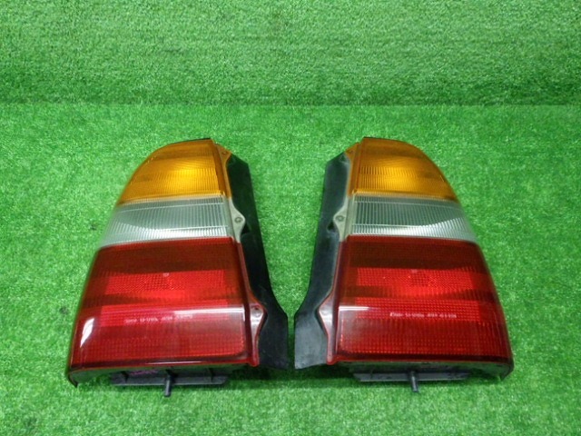 トヨタ YXS11 コンフォート テールレンズ 左右セット 53-1310 43-4
