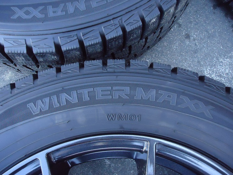 バリ山☆中古ダンロップウインターマックス01☆215/60R17☆C-HR バリ山☆中古ダンロップウインターマックス01☆215/60R17☆C-HR