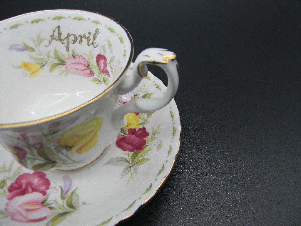 ◇◇ ロイヤルアルバート ◇◇ 4月 April カップ＆ソーサー ROYAL