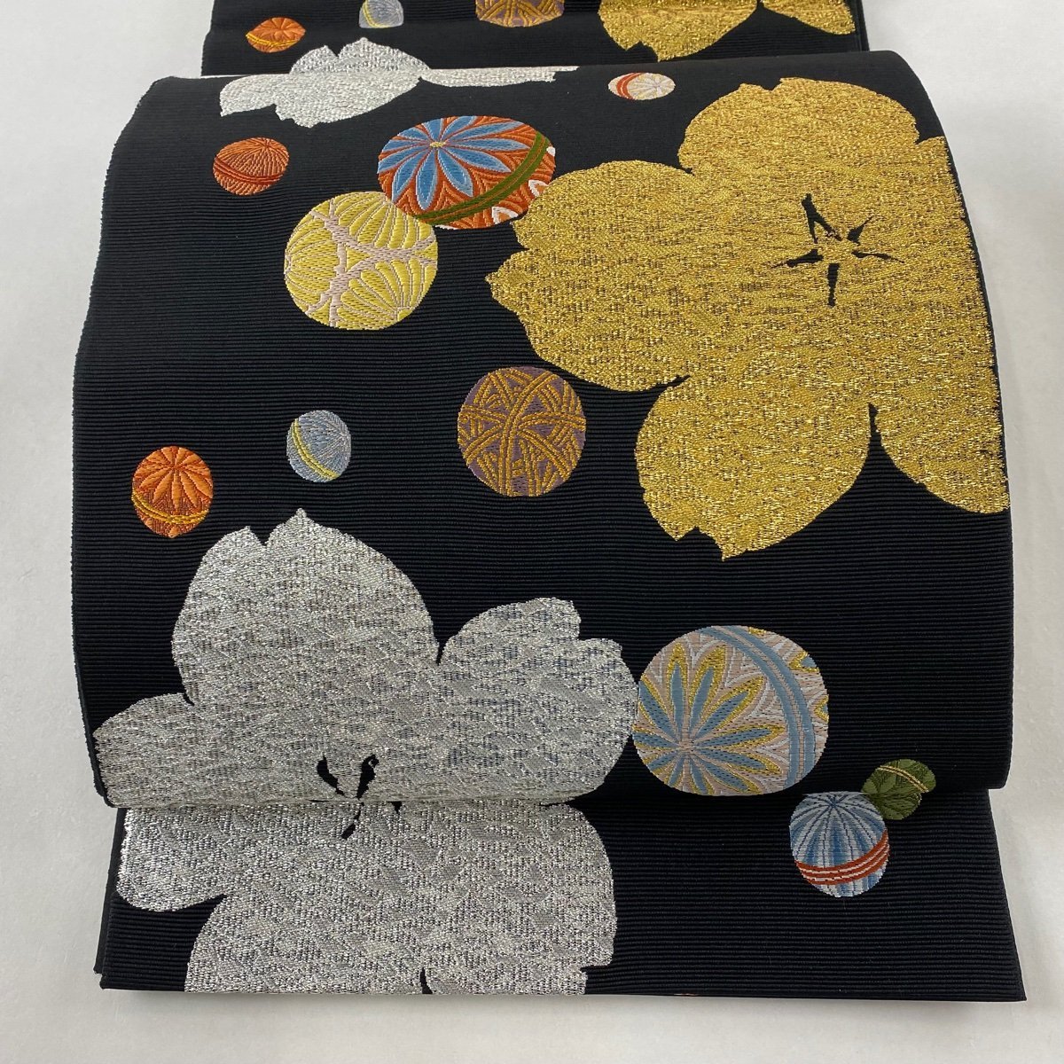 袋帯 美品 名品 花見音頭 手鞠 桜 金銀糸 箔 黒 六通 正絹 【中古】