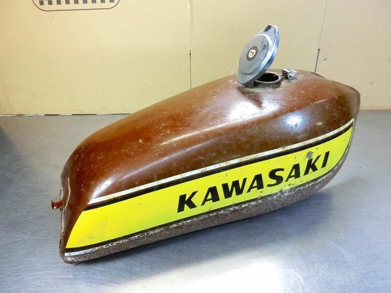 500SS ガソリンタンク、難有り☆H1E、マッハ、逆車(カワサキ用)｜売買