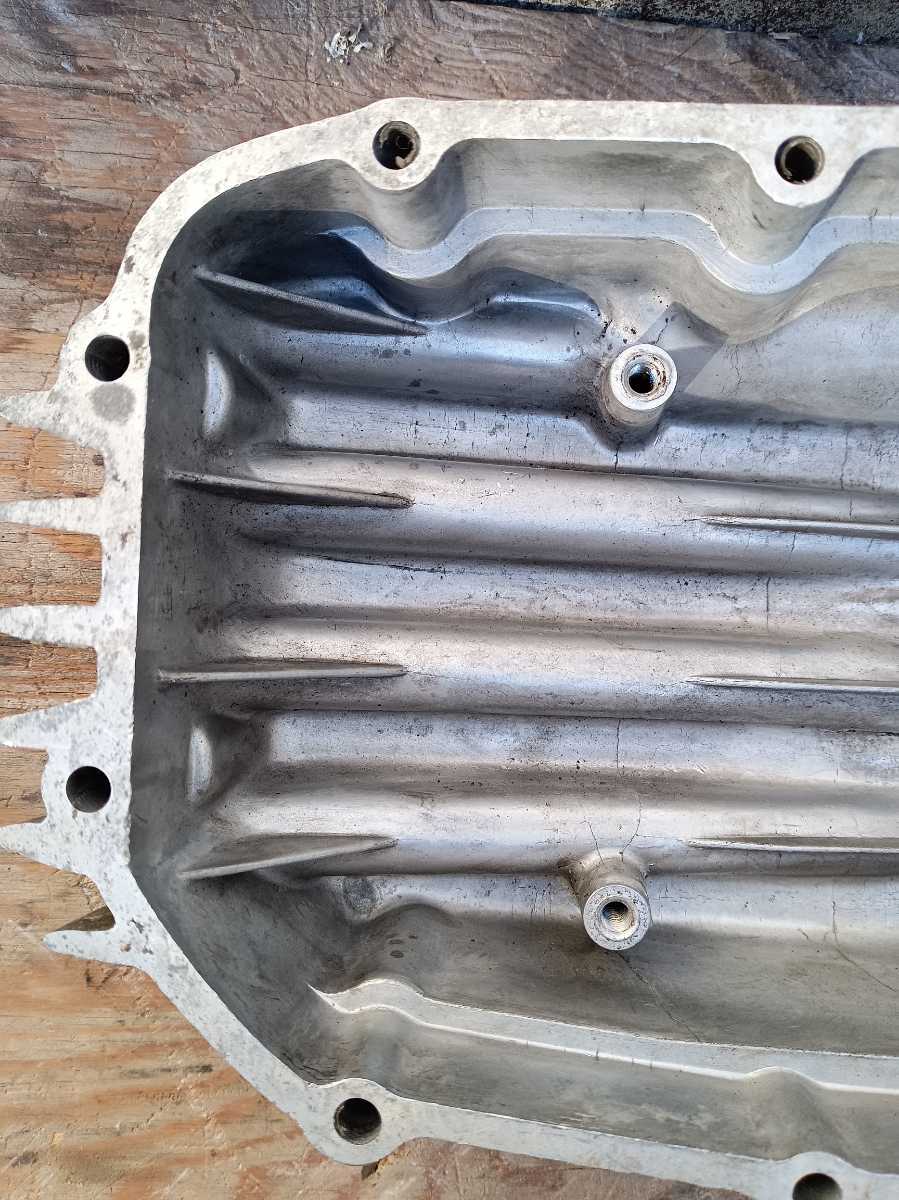 オイルパン ZUMAのブログ エンジン 倉庫整理 CB400N クランクケース