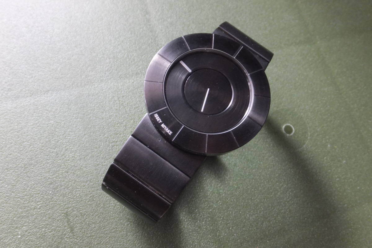 【電池交換済】イッセイミヤケ TOKUJIN YOSHIOKA セイコー 腕時計 VJ20-0010 ラウンド 2針 クォーツ メンズ 黒