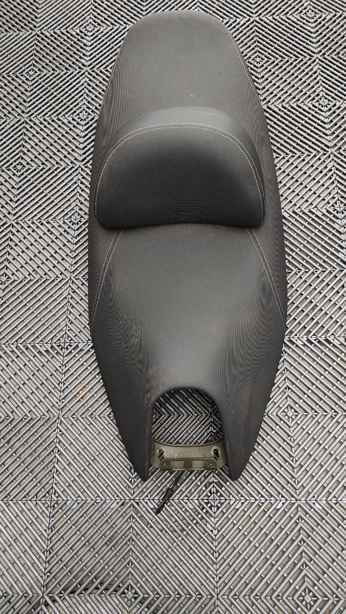  マジェスティ125用 ステッチの入った後期タイプノーマルシート(純正品)｜売買されたオークション情報、yahooの商品情報をアーカイブ公開 - オークファン ヤマハ用