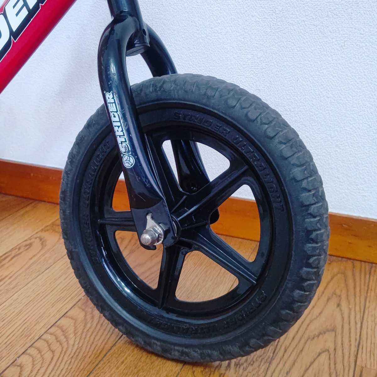 美品✨ ストライダー スポーツ 12インチ キックバイク ブラック プロテクター ストライダー STRIDER 12インチ SPORTS 自転車 子供用 2～5歳用 キック