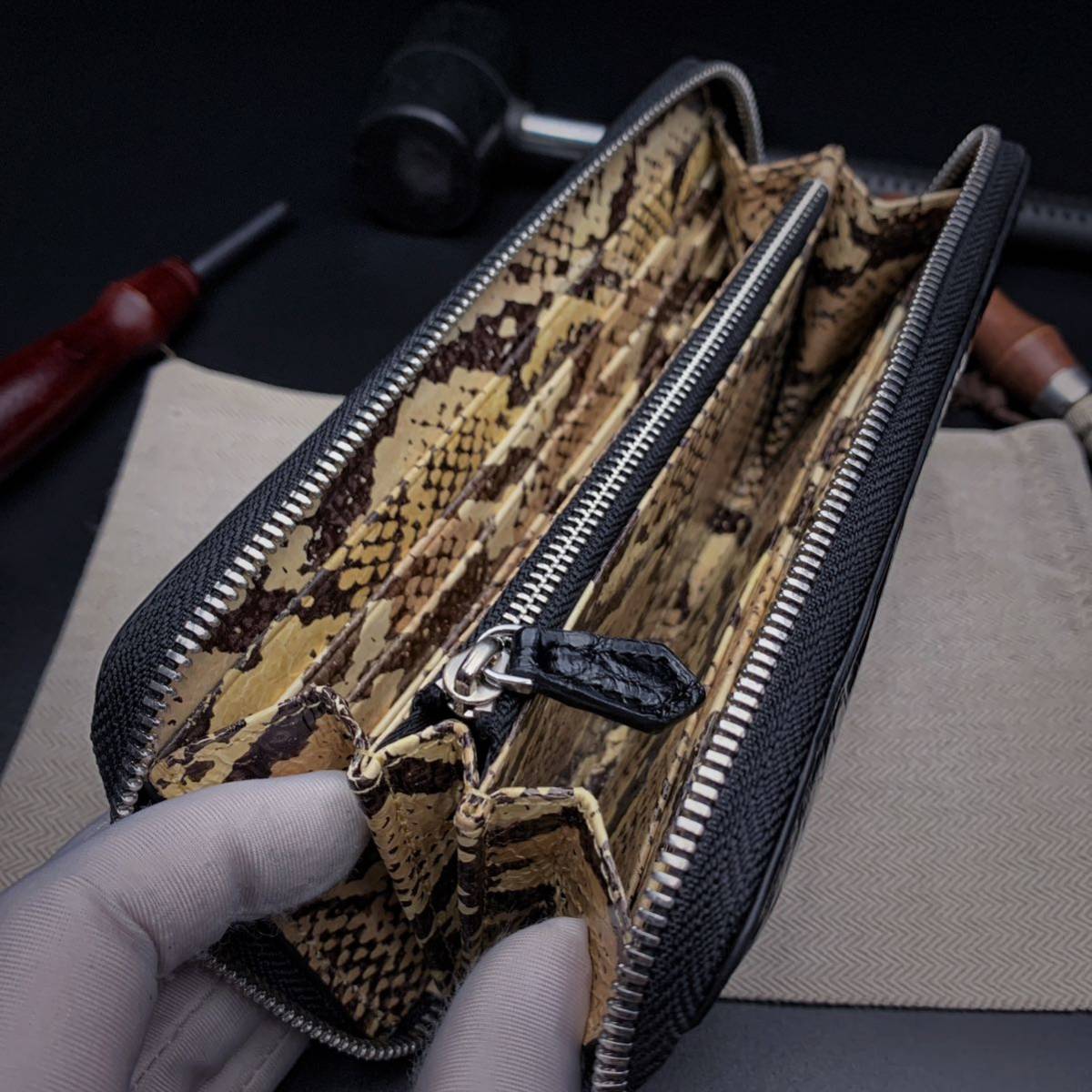 ワニ革×ヘビ革※安い即決※ クロコダイル ワニ革 本革 長財布 ラウンドファスナー 本物保証 腹革使用 センターカット 一枚革 実物写真