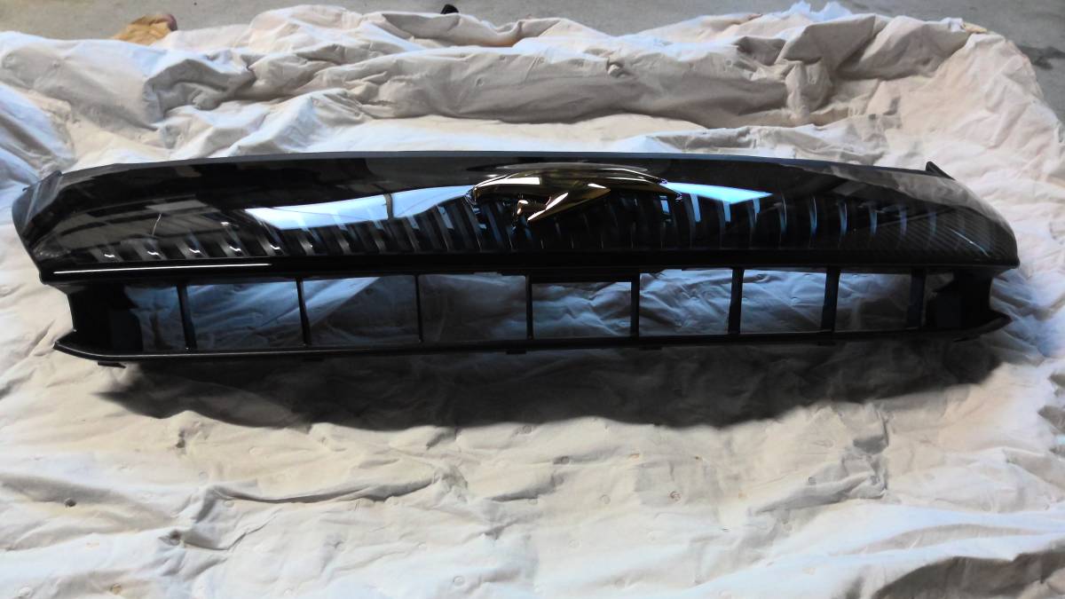 ハリアー 60系 純正フロントグリル 53114-48030 中古品 【公式通販】