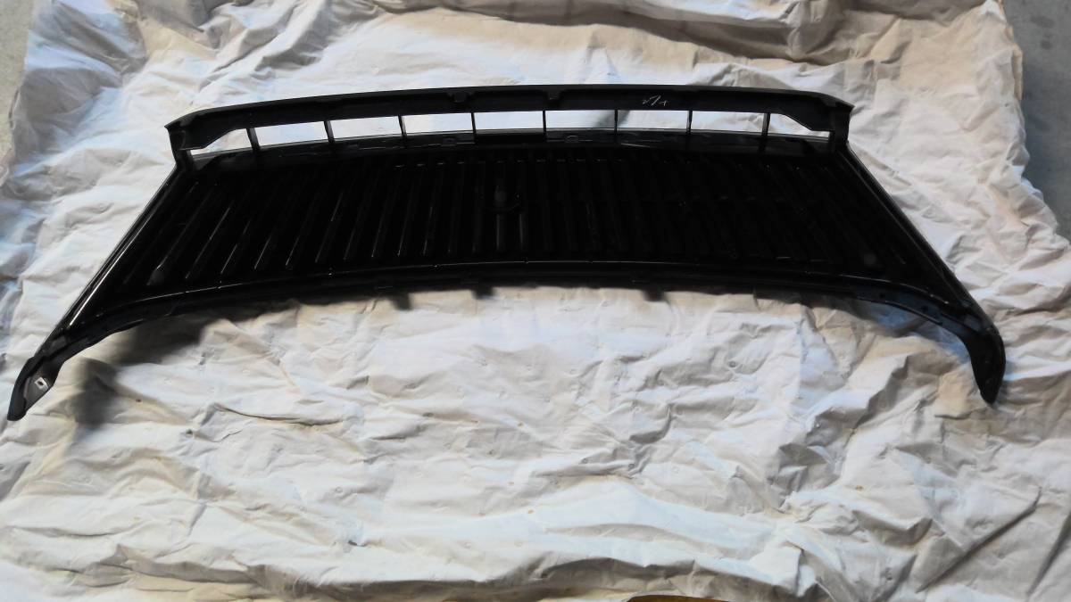 ハリアー 60系 純正フロントグリル 53114-48030 中古品 【公式通販】
