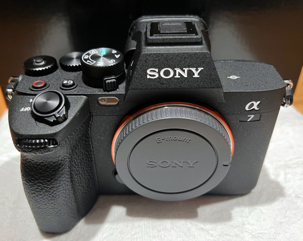 美品】SONY α7IV ILCE-7M4（ショット数11,675）+おまけ ☆新品未使用☆SONY☆α7Ⅳ☆ILCE-7M4☆おまけ有り☆ SONY