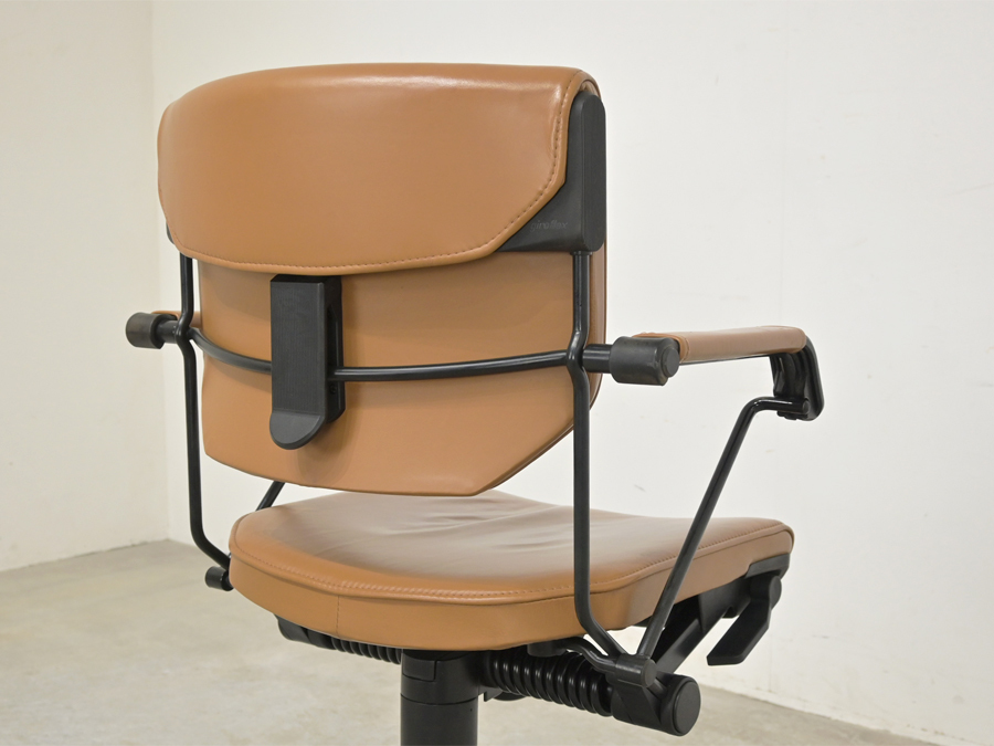 ジロフレックス giroflex 33 ローバック肘付き⁄革張り ダークブラウン