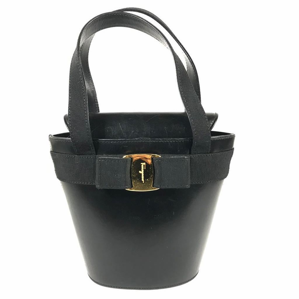 フェラガモ】本物 Ferragamo ハンドバッグ ヴァラリボン 黒色系