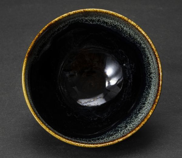 茶道具本願寺焼 天目茶碗「銘：飛雲」共箱 共布と木製真塗天目