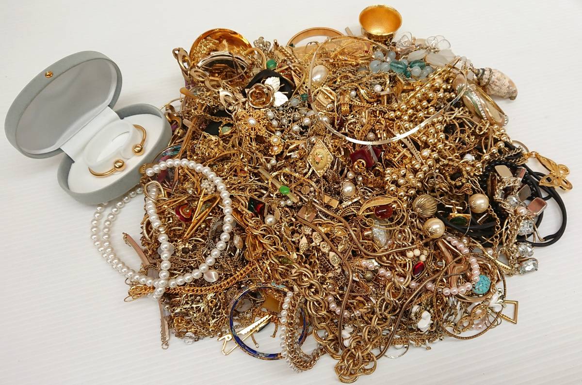 大量/重量5.5kg【アクセサリーまとめ】ゴールド/金具/ジャンク 
